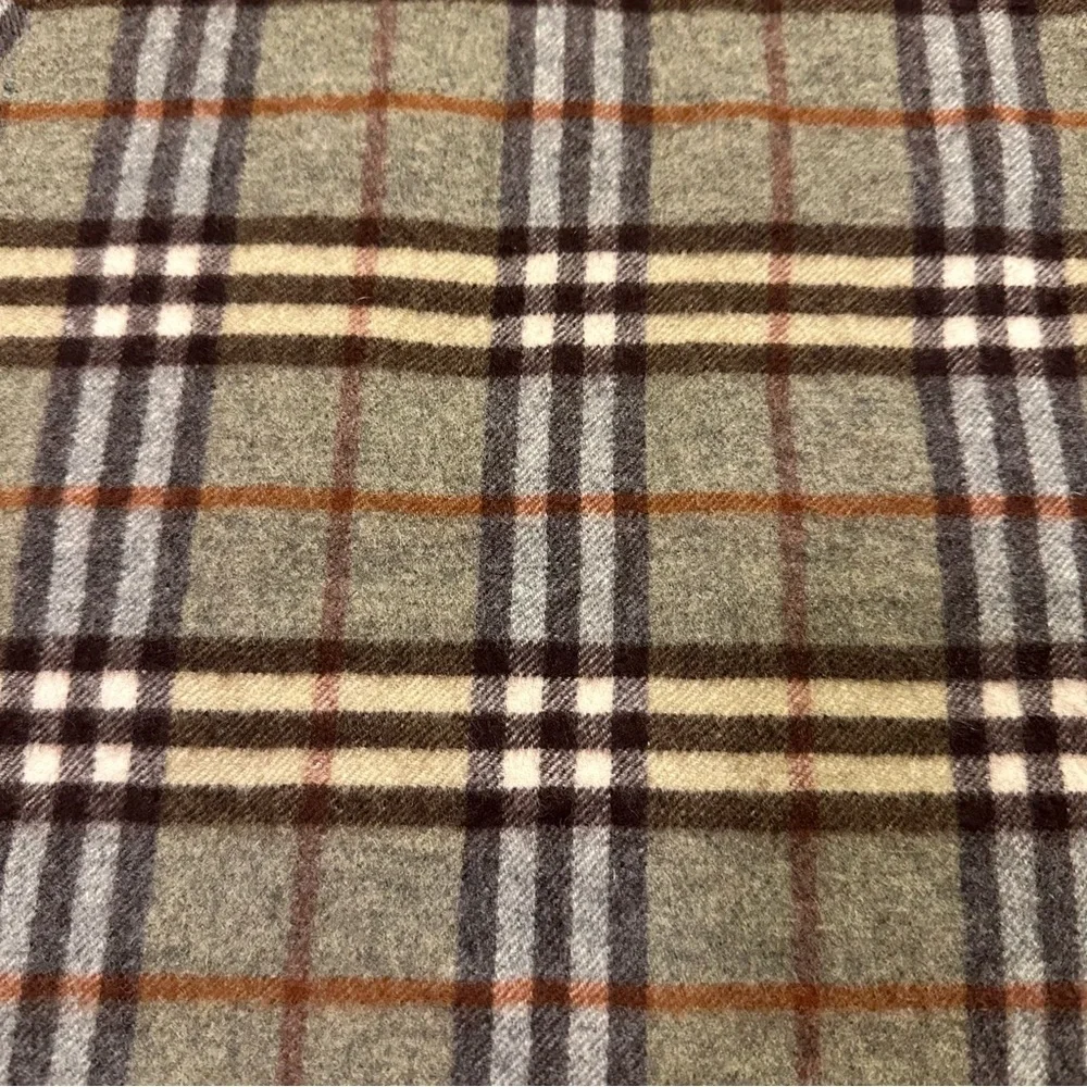Authentic Vintage Burberry Unisex Green Nova Check Lambswool Scarf